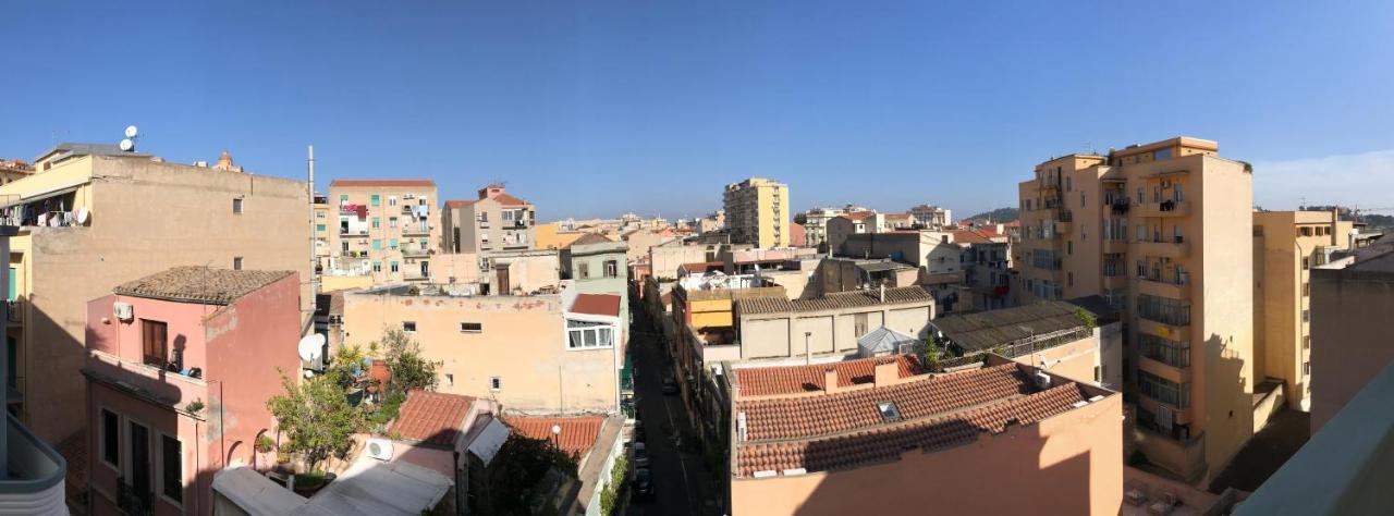 La Luna Appartamento Con Terrazza E Due Camere كالياري المظهر الخارجي الصورة